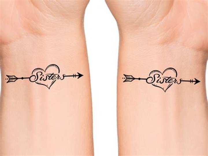 53 meaningful sister tattoos to commemorate your relationship