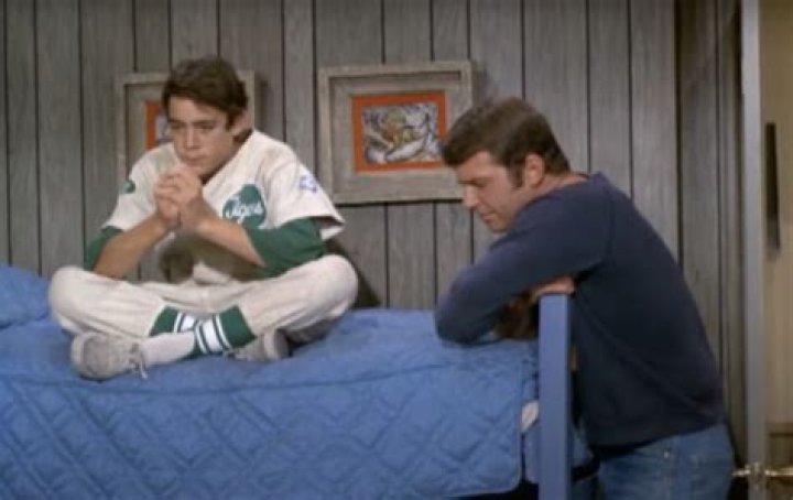 6 Glaringly Obvious Mistakes Spotted in Classic TV Shows