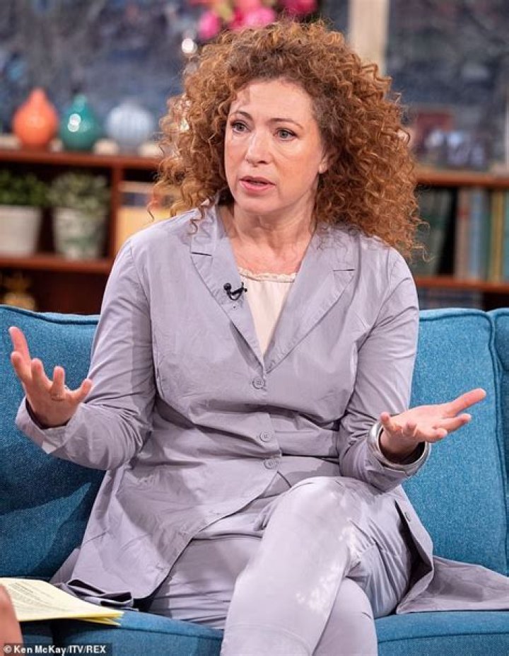 Alex Kingston – Biography, Facts & Life Story