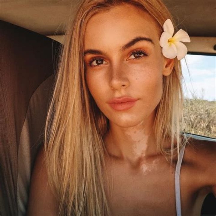 Amberleigh West Net Worth – How Much Is Amberleigh West Worth?