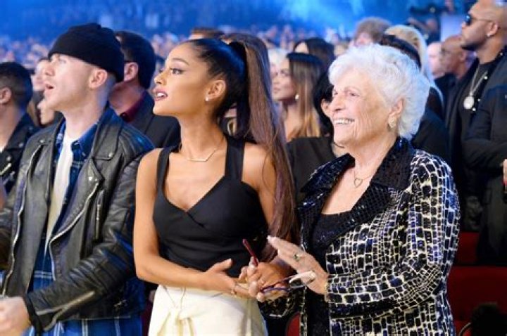 Ariana Grande Celebrates Her Nonna for Breaking ‘Billboard’ Record With Cute Display