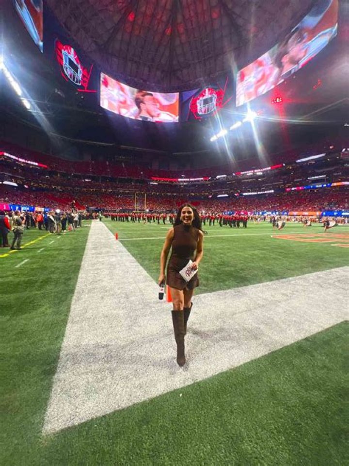 Ashley ShahAhmadi FOX Sports, Bio, Wiki, Age, Husband, Salary, and Net Worth