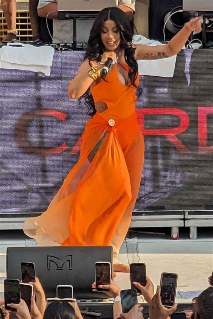 Cardi B Won’t Face Charges In Las Vegas Microphone-Tossing Incident