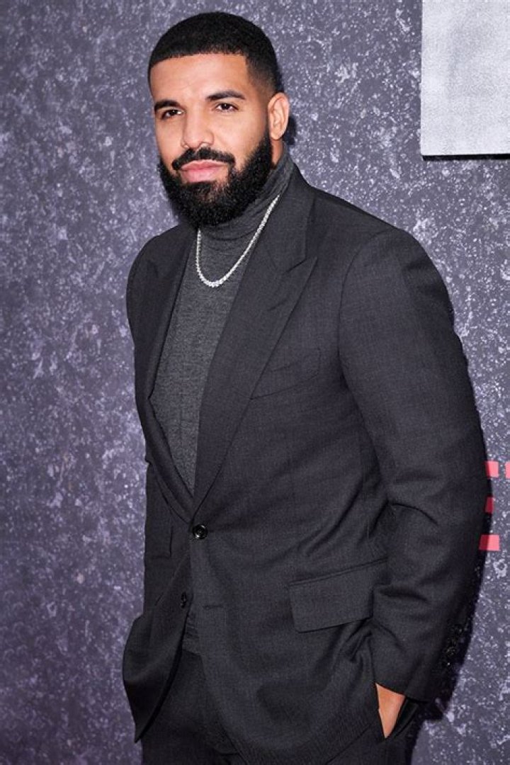 Drake Parties With Tristan Thompson At A Hookah Bar In Wild Photos