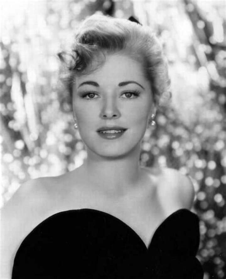 Eleanor Parker Height