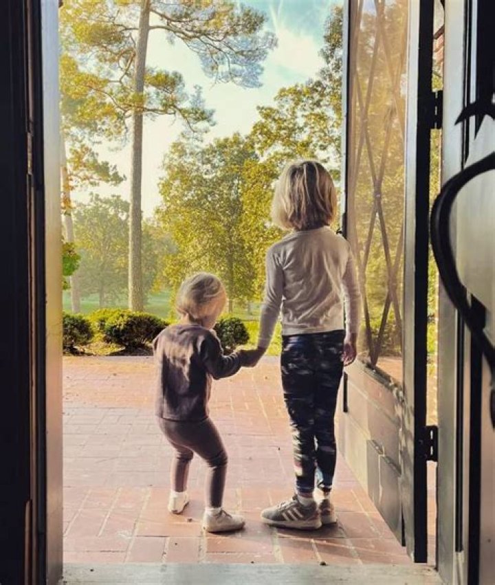 
Erin & Ben Napier Are ‘Living the Best Years of Our Life’ with 2 Girls: ‘It’s Special and It’s Fleeting’ 