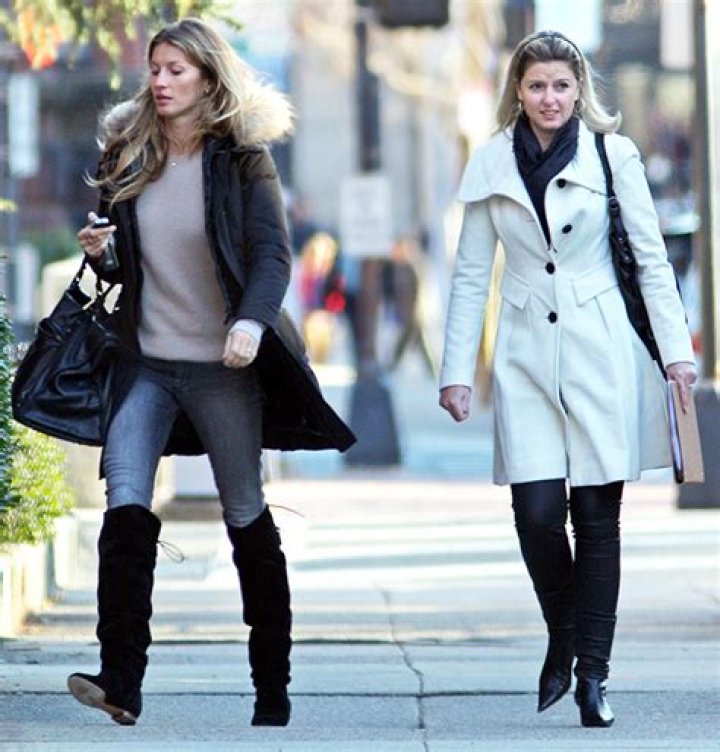 Gisele Bundchen & Her Twin Sister Hang Out With Her Daughter In Photos – Hollywood Life