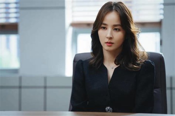 Han Hye-jin – Biography, Facts & Life Story