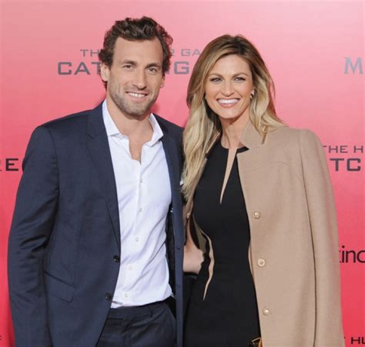 Jarret Stoll Net Worth | Celebrity Net Worth