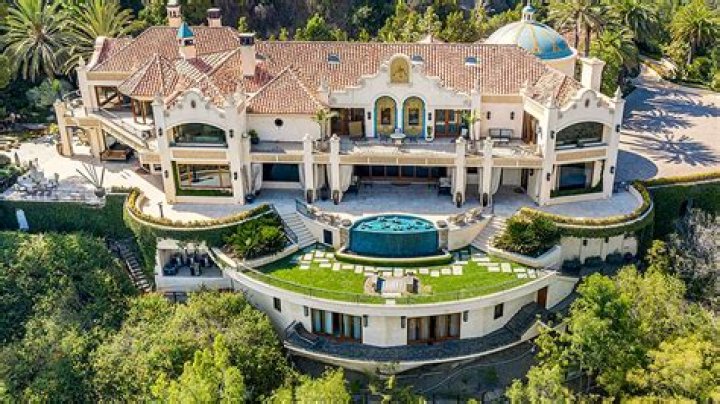 Jay-Z And Beyonce Might Purchase This Absolutely Stunning $85 Million Beverly Hills Mansion