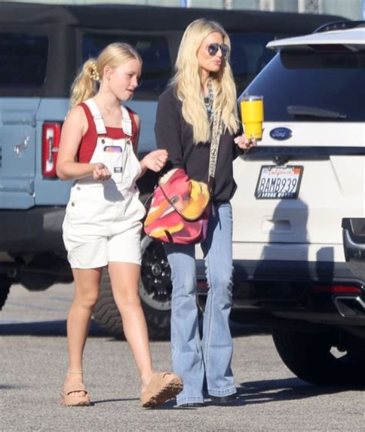 Jessica Simpson’s Daughter Maxwell With North West & Penelope Disick – Hollywood Life