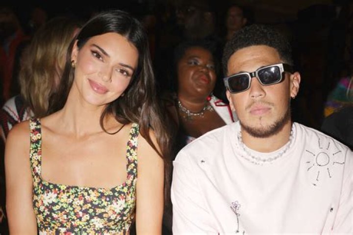 Kendall Jenner Snuggles Devin Booker On New Year’s — Photo – Hollywood Life