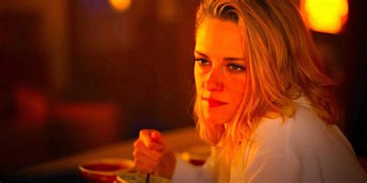 Kristen Stewart Quits Smoking To Support Robert Pattinson