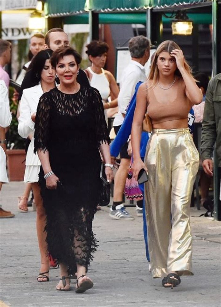 Kylie Jenner’s 22nd Birthday Trip In Italy — See Pics – Hollywood Life
