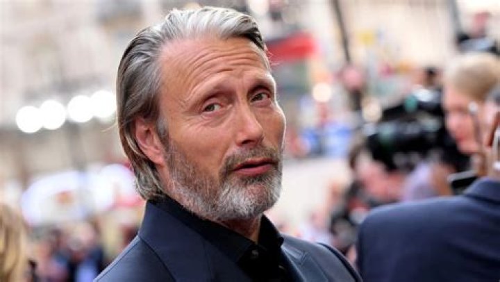 Lars Mikkelsen – Biography, Facts & Life Story