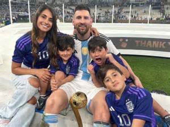 Look At Daniel Middleton’s Life As A Family Man With His Wife And Kid