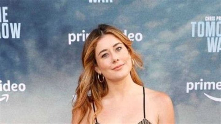 Manon Mathews’ biography: age, partner, movies and TV shows
