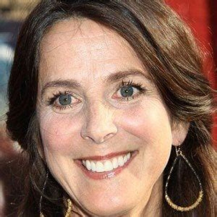 Martha Quinn Net Worth – How Much is Quinn Worth?