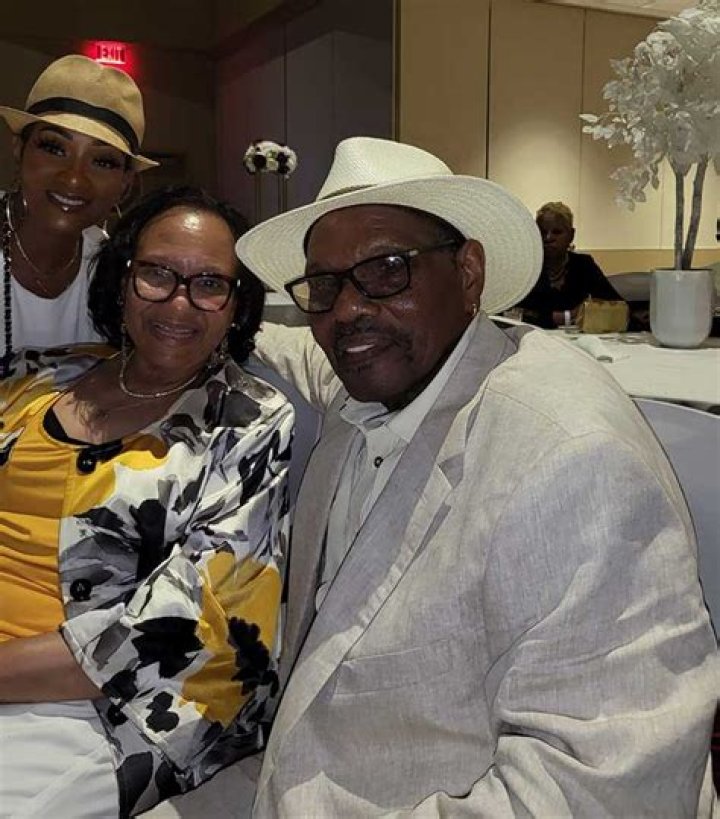 
Meet Jerry Rice Jr. – Photos Of Jerry Rice’s Son With Ex-Wife Jacqueline Bernice Mitchell
