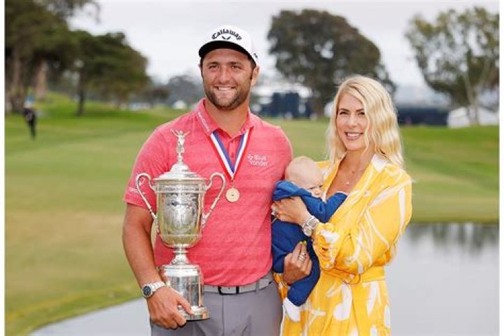 Meet Kelley Cahill — The Wife of Golfer Jon Rahm