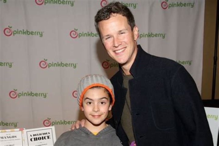 
Meet Mischa Weinger – Photos Of Scott Weinger’s Son With Wife Rina Mimoun
