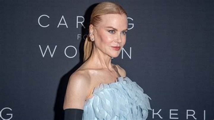 Nicole Kidman’s Go-to Anti-Aging Face and Neck Serum – Hollywood Life