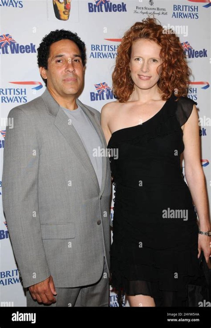 Oscar Nunez Is Not Gay And Has A Wife Named Ursula Whittaker
