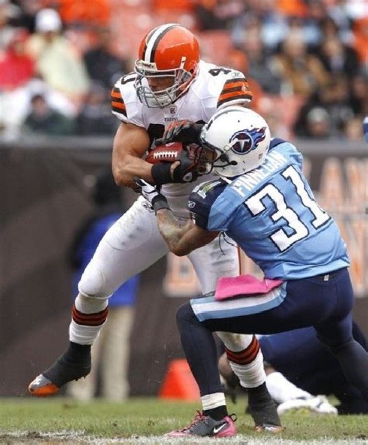Peyton Hillis Net Worth – How Much is Hillis Worth?