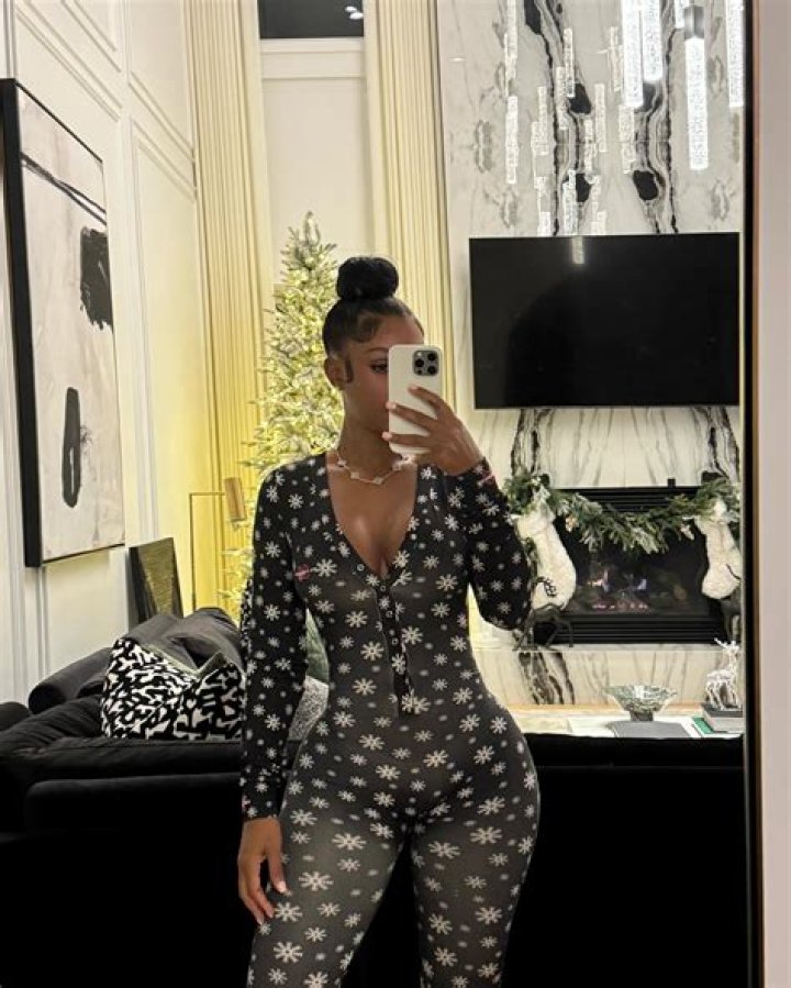 [PHOTOS] Bernice Burgos & Tiny Fight On Instagram Over T.I. – Hollywood Life