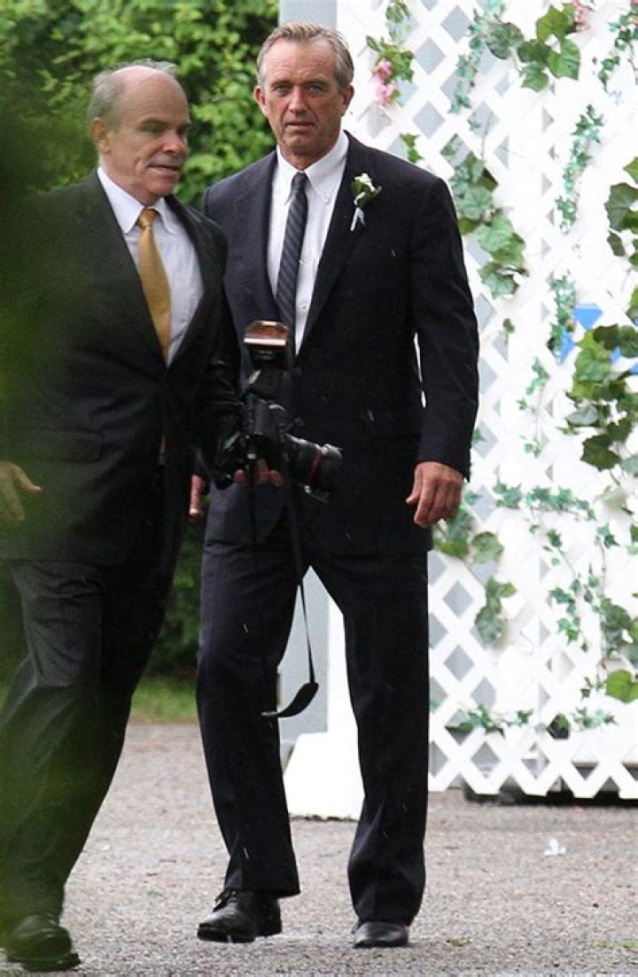 [PICS] Cheryl Hines & Robert F. Kennedy Jr. Wedding — PICS – Hollywood Life