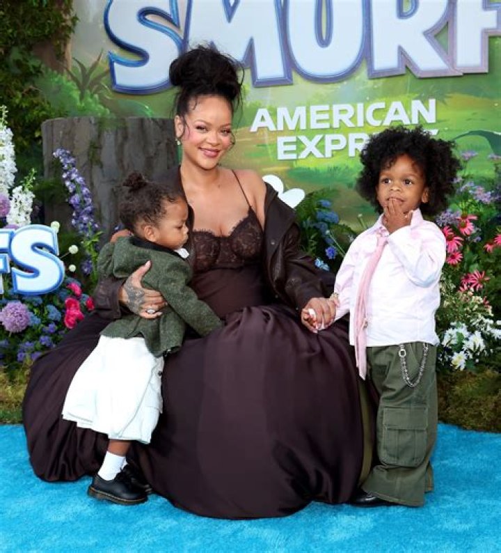 Rihanna Breastfeeds Son Rza In New Maternity Bras: Photos – Hollywood Life