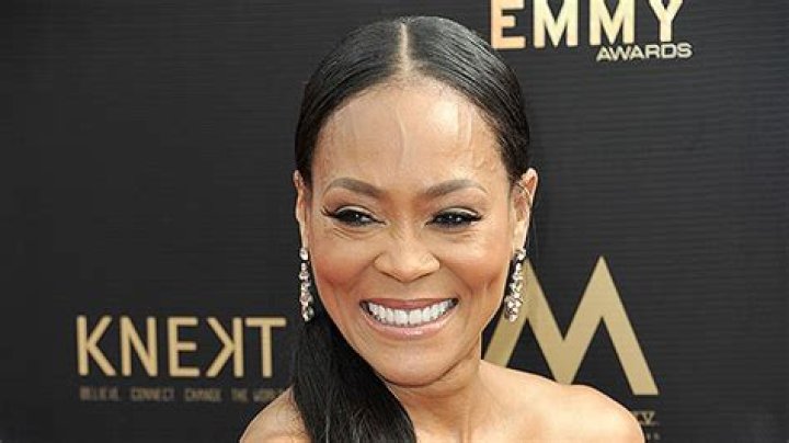 Robin Givens On ‘A Murder To Remember’ & Directorial Debut – Interview – Hollywood Life