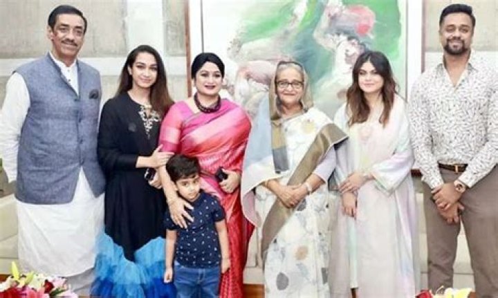 Safa Kabir Family: Meet Her Father Shahriar Kabir And Mother