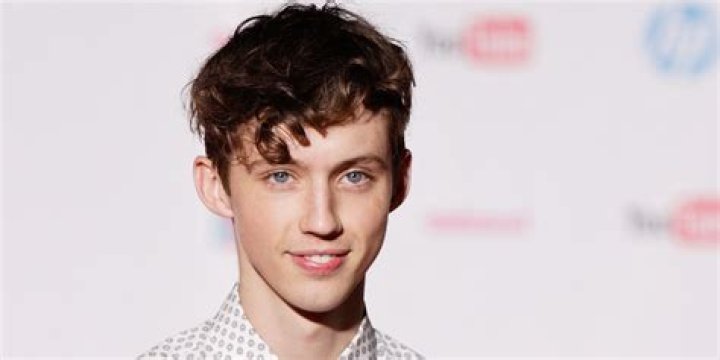 Troye Sivan Net Worth – How Much is Troye Sivan Worth?