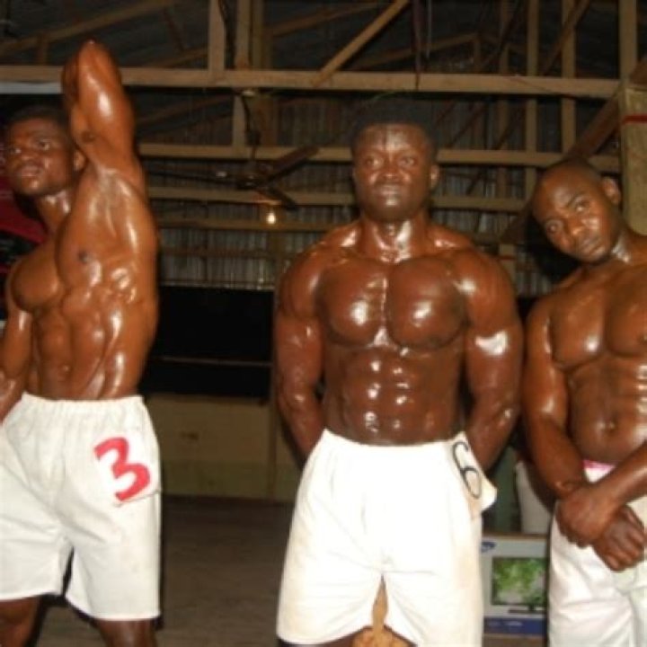 "Wetin Be this?" Small-Sized 'Corper' Excites People With His Muscles during Mr Macho Contest