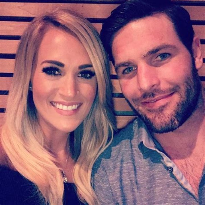 Who is Carrie Underwood Dating Now