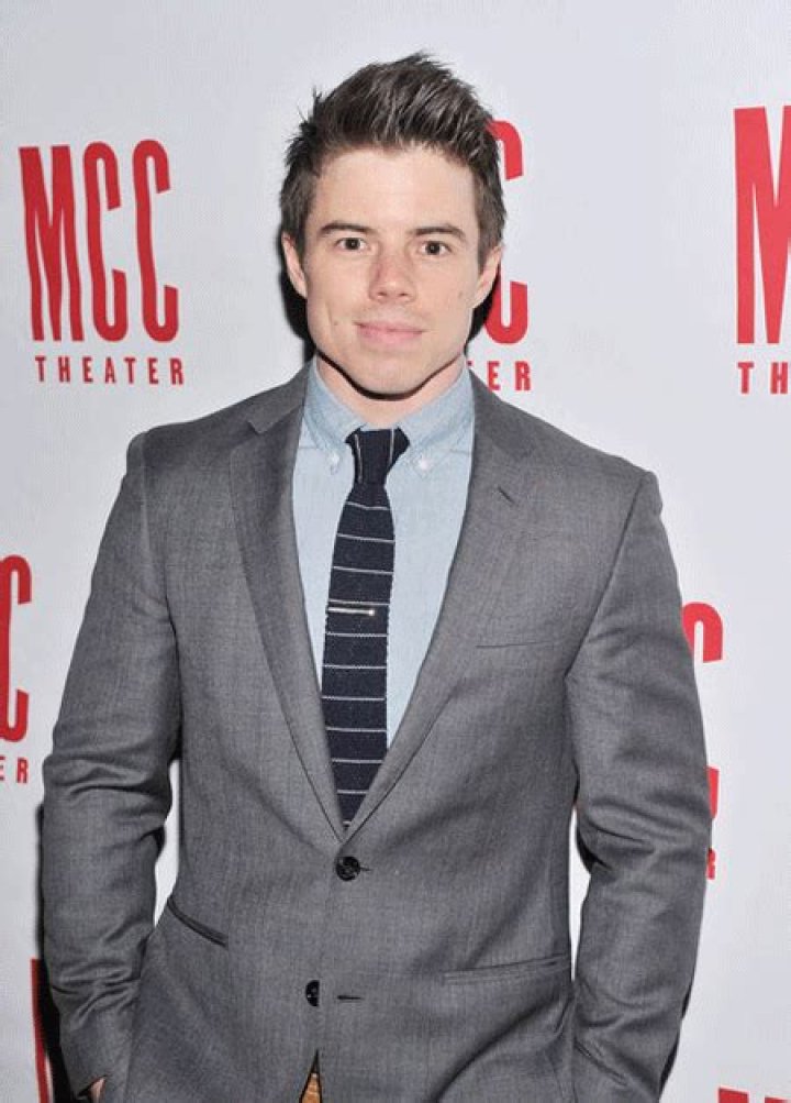 Who is David Hull Dating Now?