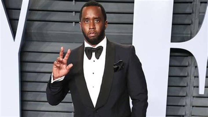 Who Is Joie Chavis? 5 Things On Model Pictured Kissing Diddy – Hollywood Life