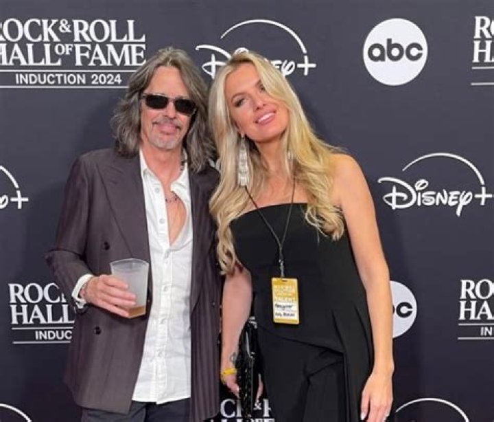 Who is Kelly Hansen Dating Now