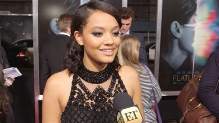 Who is Kiersey Clemons Dating Now
