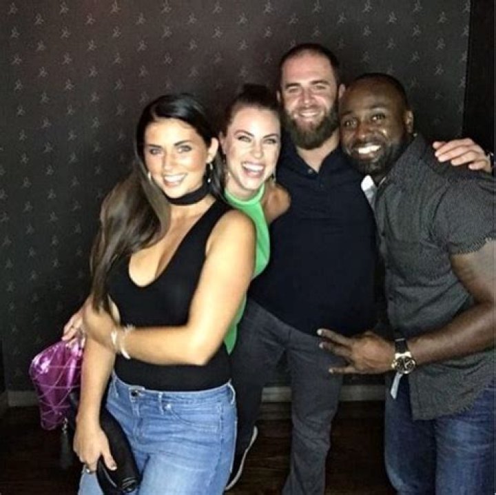 Who is Mike Napoli Dating Now