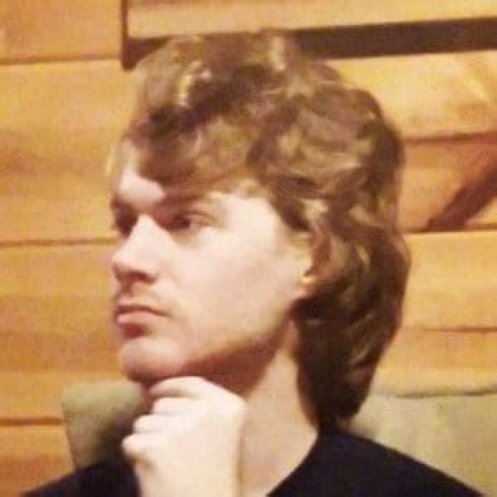 Who is Peter Knetter Dating Now?