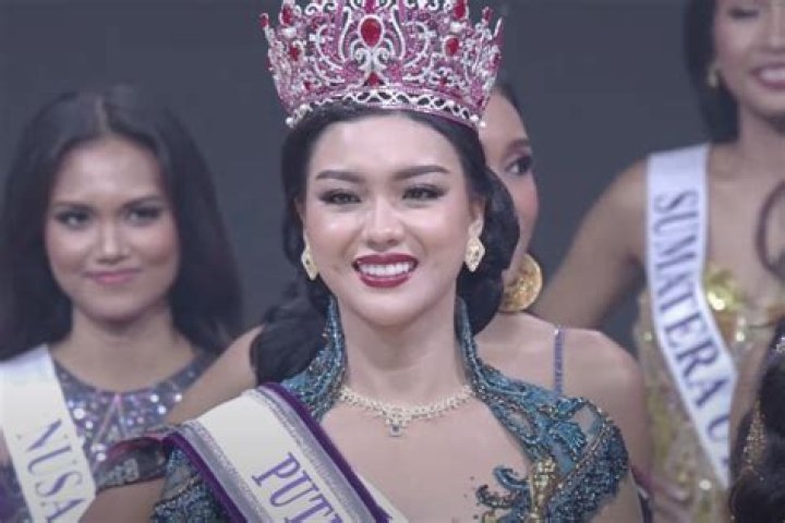 Who is Putri Titian Dating Now?