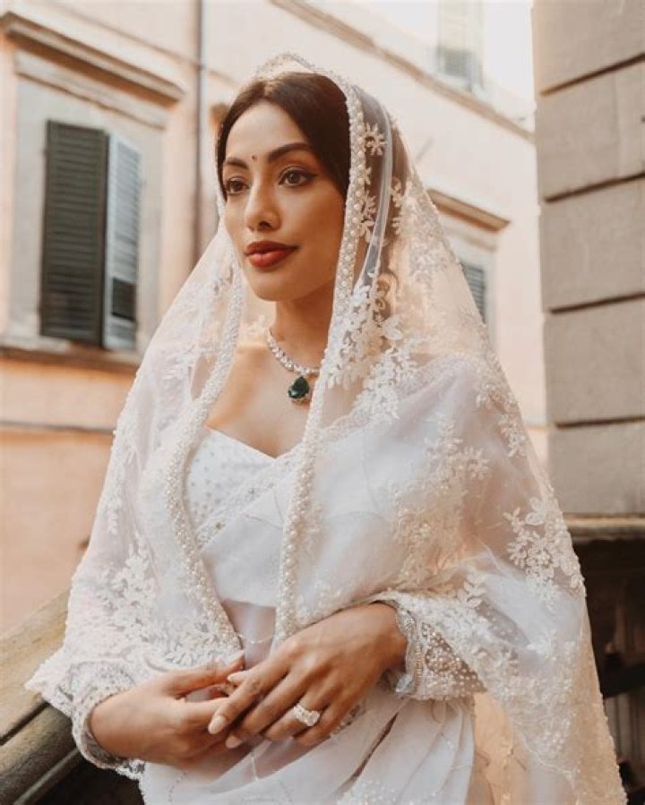 Who is Riya Ray Dating Now?