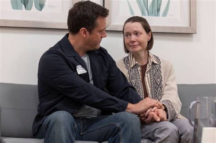Who is Samantha Sloyan Dating Now