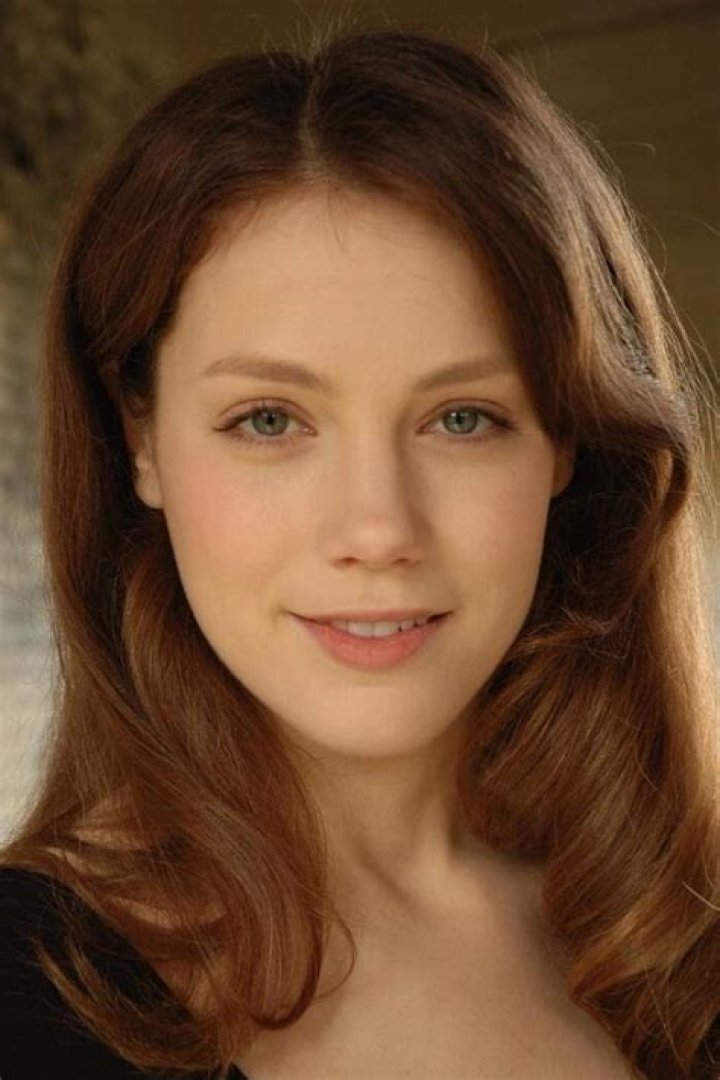 Who plays Jean Wallop in the Crown? Andrea Deck Net Worth, Bio (Wiki), Age, Height, Boyfriend
